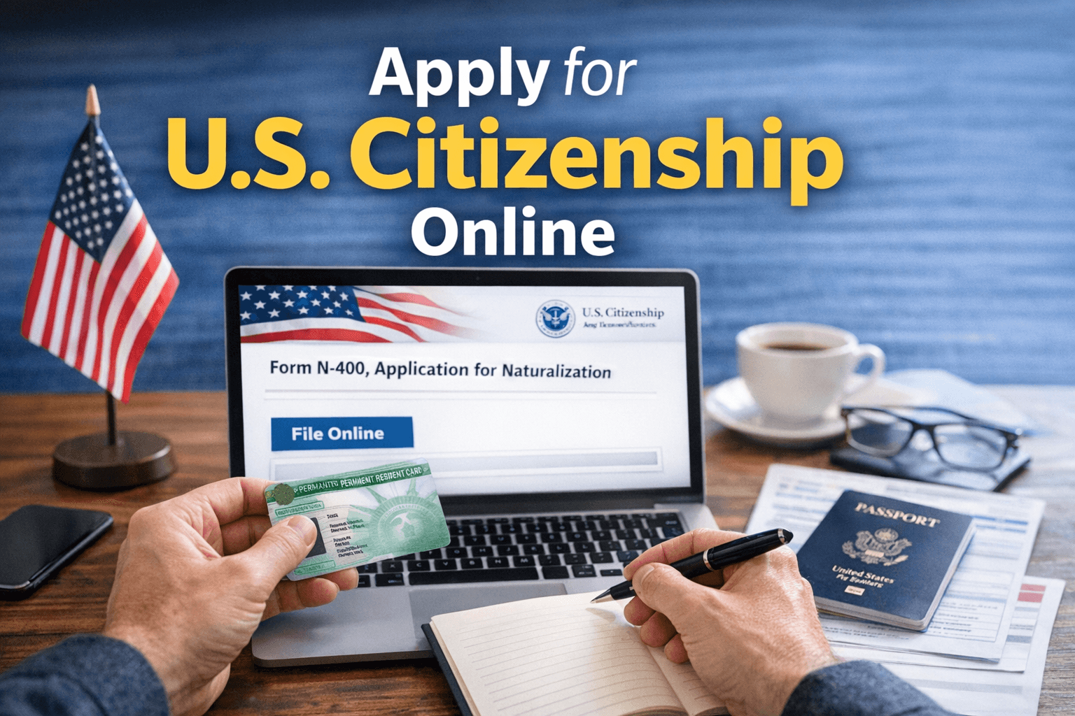 شخص يراجع أوراق الهجرة الأمريكية على جهاز كمبيوتر استعدادًا لتقديم طلب الجنسية الأمريكية أونلاين
