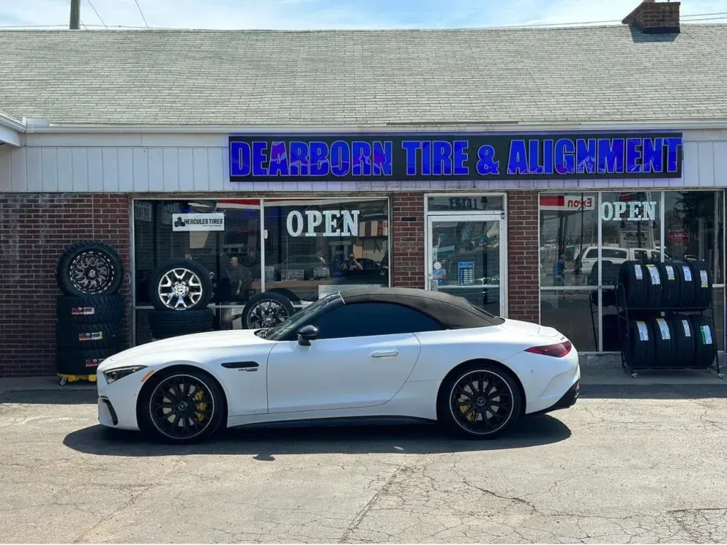 Dearborn Auto & Tire – Dearborn، Michigan